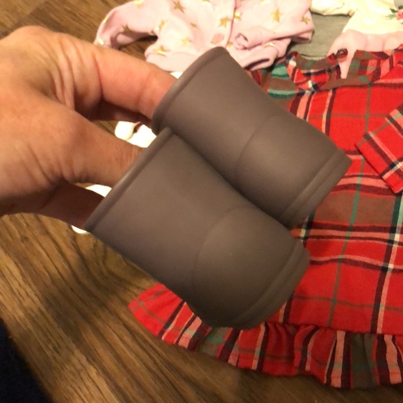 Large doll clothes bundle: nightgown, dress, tunic, cardigan, PJs, dress, tights - Picture 5 of 17